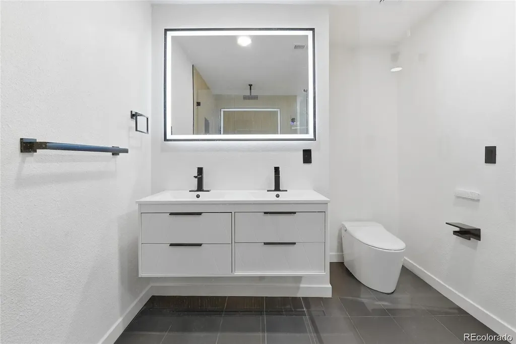 1431 S Glencoe Street Denver CO 80222
