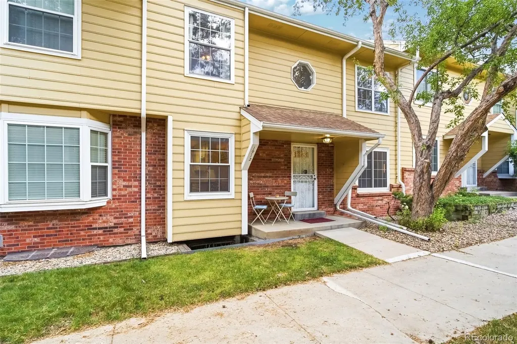 1912 S Balsam Street Lakewood CO 80227