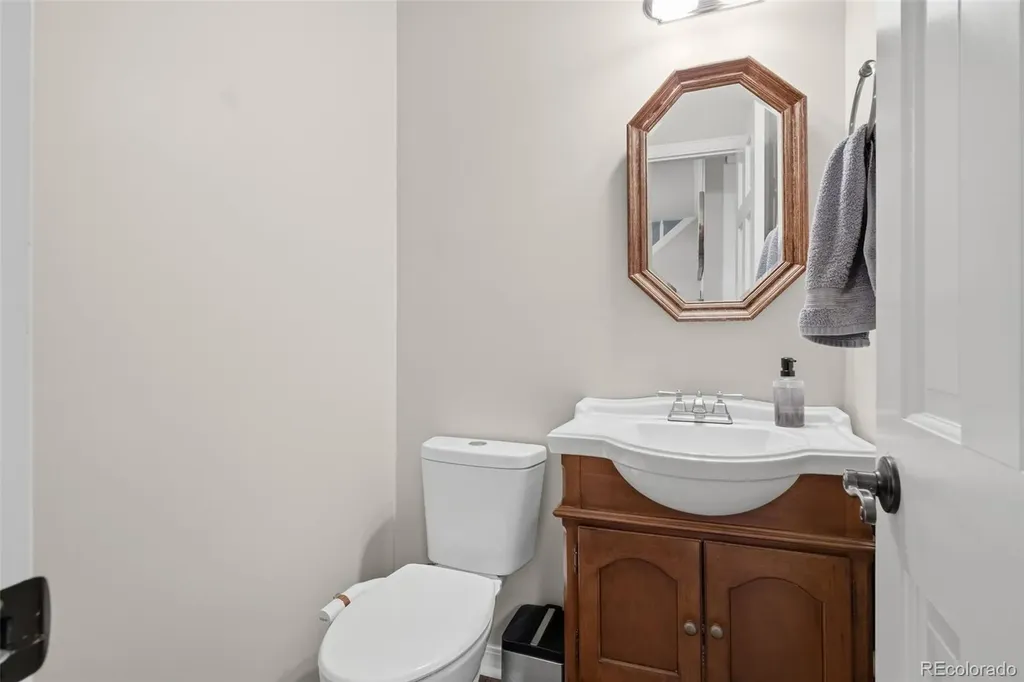 1912 S Balsam Street Lakewood CO 80227