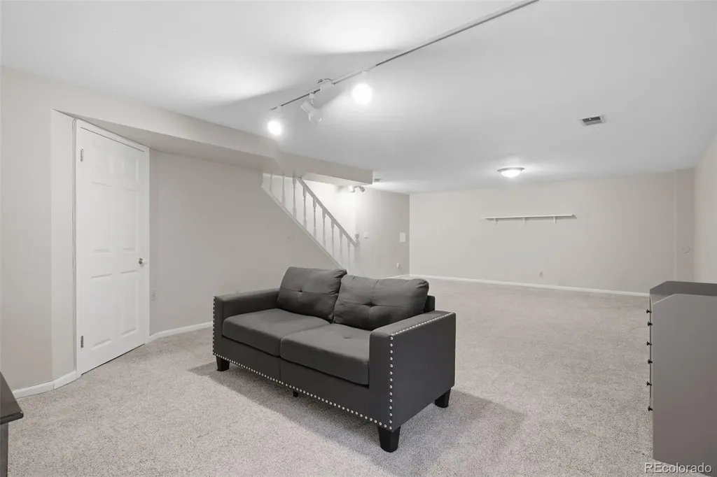 1912 S Balsam Street Lakewood CO 80227