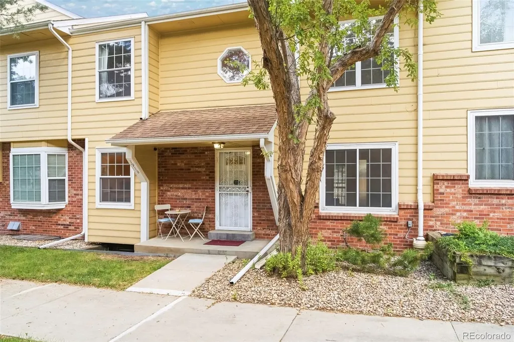 1912 S Balsam Street Lakewood CO 80227