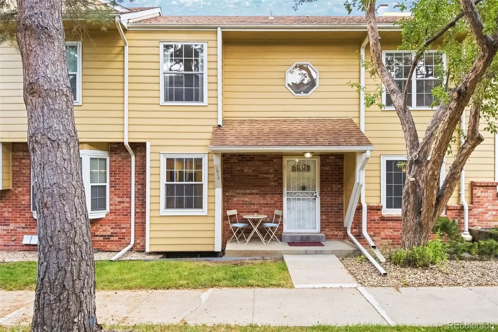 1912 S Balsam Street Lakewood CO 80227