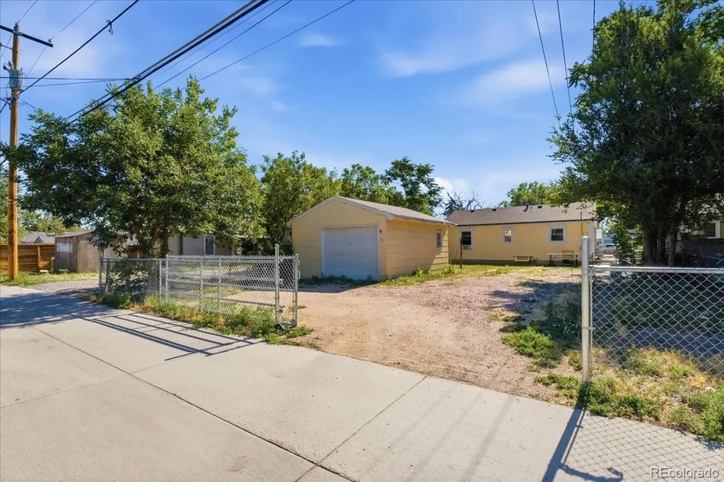 1725 Dayton Street Aurora CO 80010