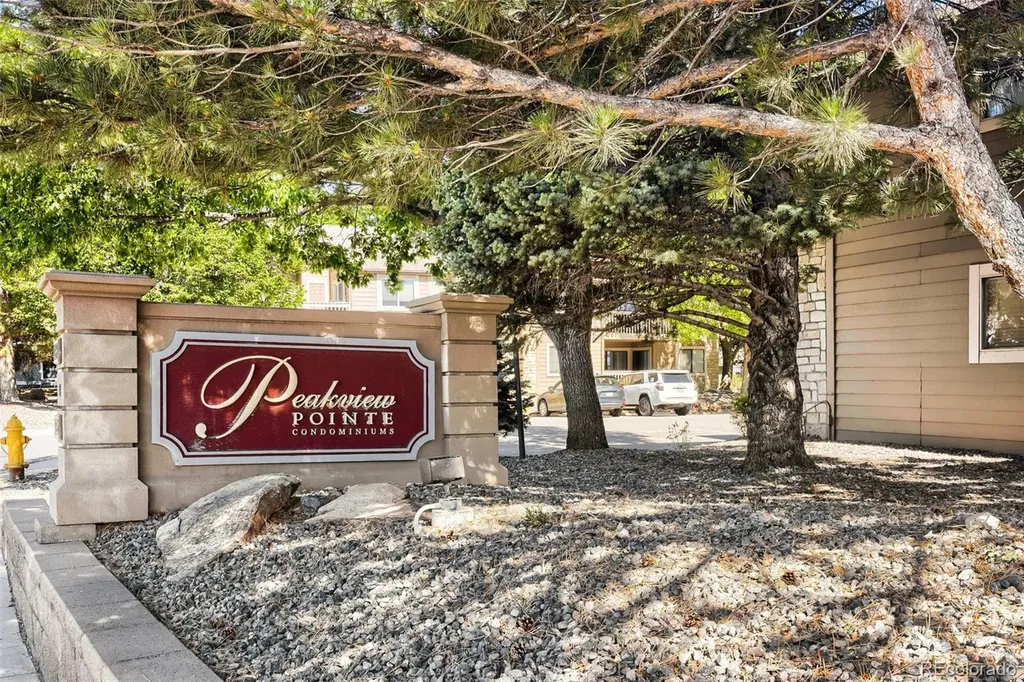 10293 E Peakview Avenue Englewood CO 80111