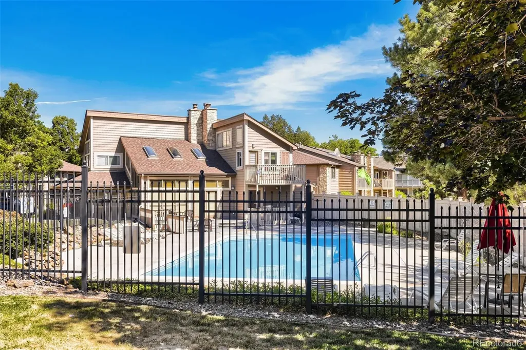 10293 E Peakview Avenue Englewood CO 80111