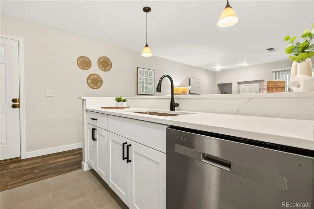 2575 S Syracuse Way Denver CO 80231