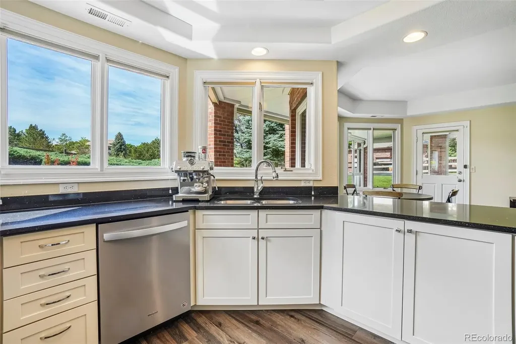 8272 Greenwood Place Longmont CO 80503