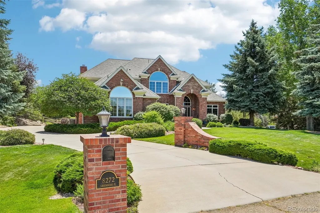 8272 Greenwood Place Longmont CO 80503
