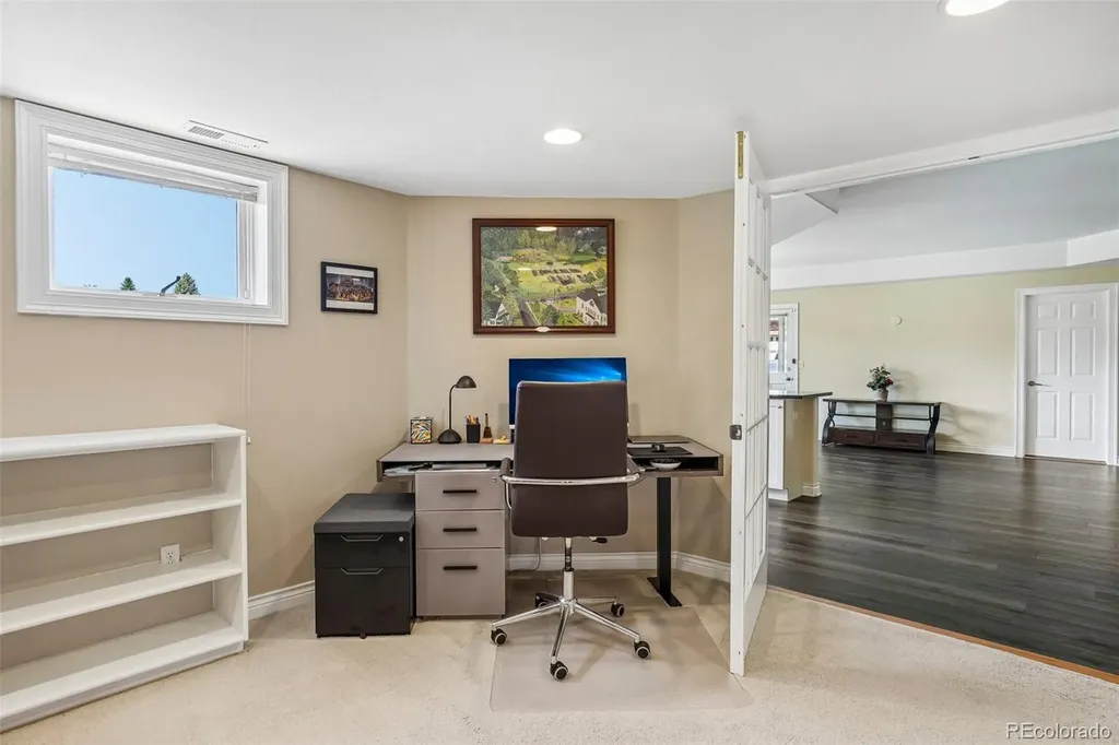 8272 Greenwood Place Longmont CO 80503