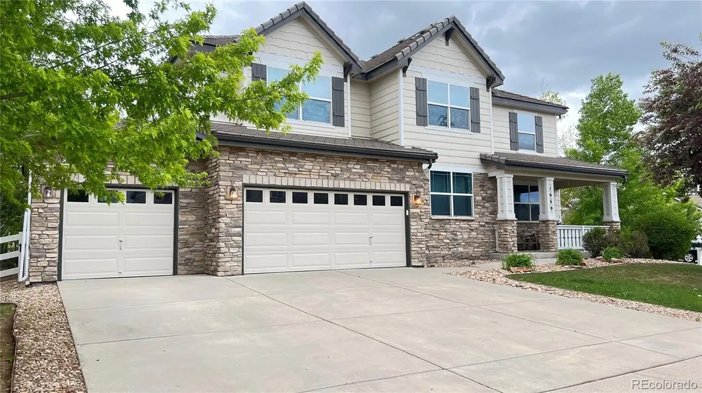 1669 S De Gaulle Way Aurora CO 80018