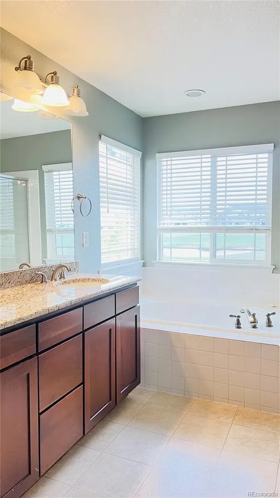 1669 S De Gaulle Way Aurora CO 80018