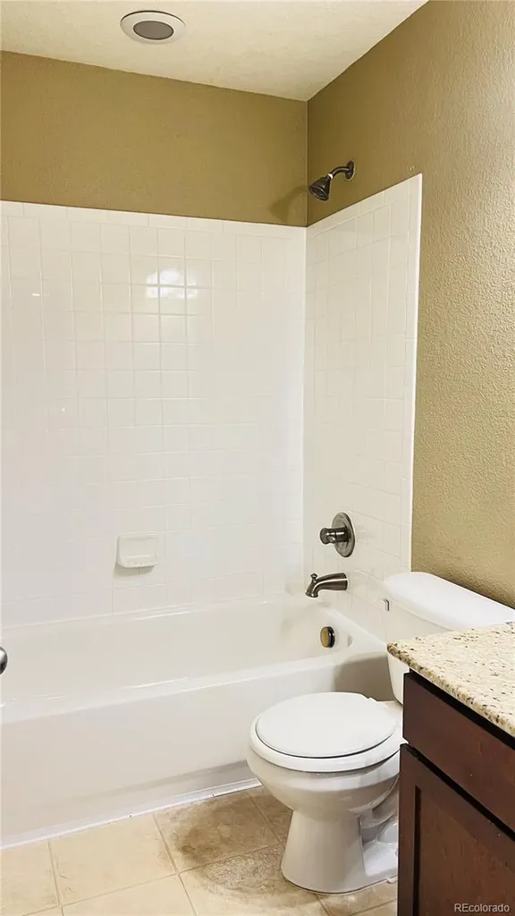 1669 S De Gaulle Way Aurora CO 80018