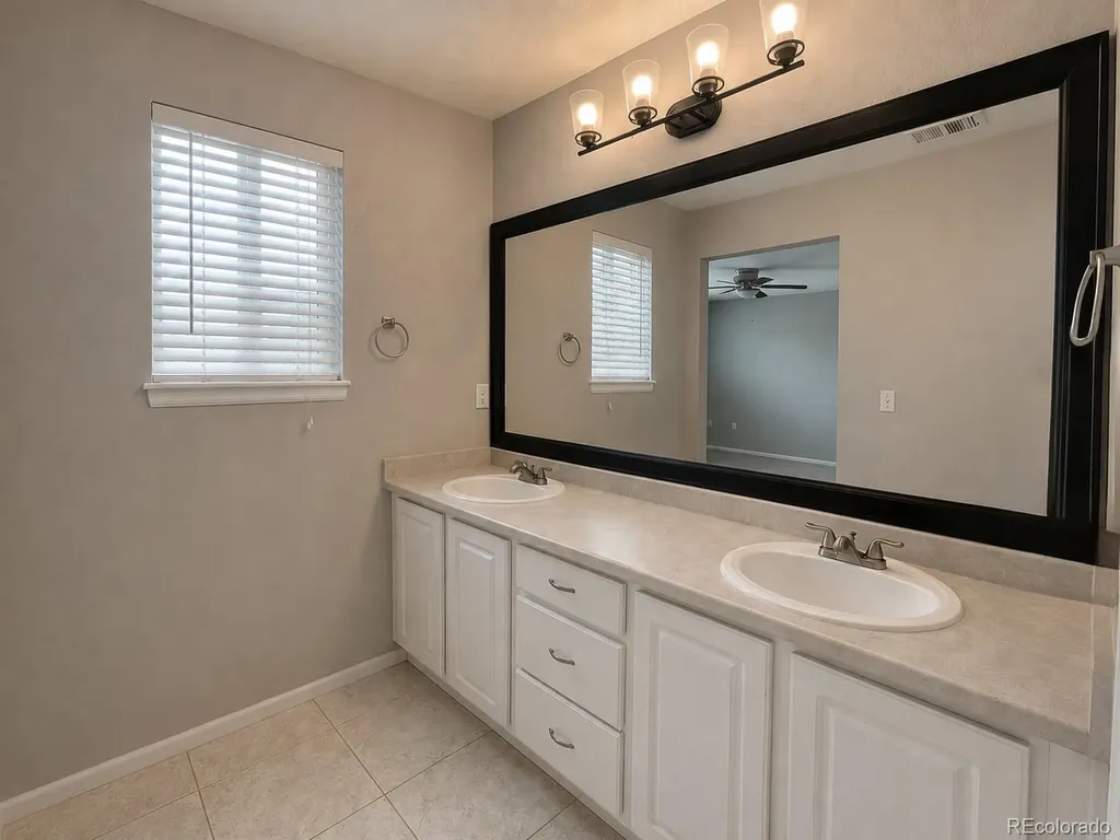 19472 E 59th Place Aurora CO 80019