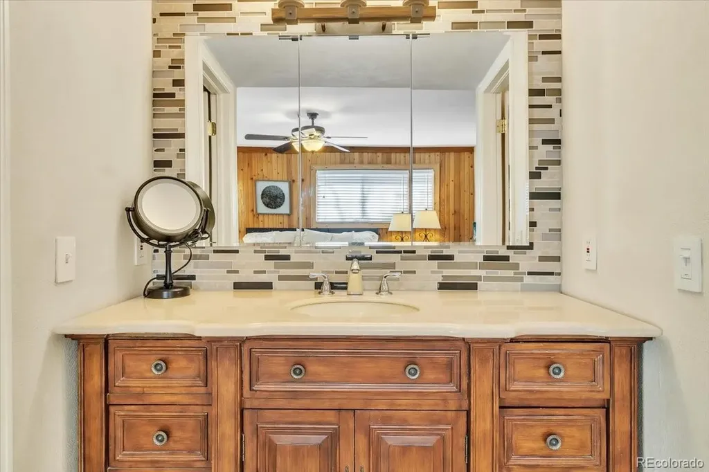 7019 S Windermere Street Littleton CO 80120