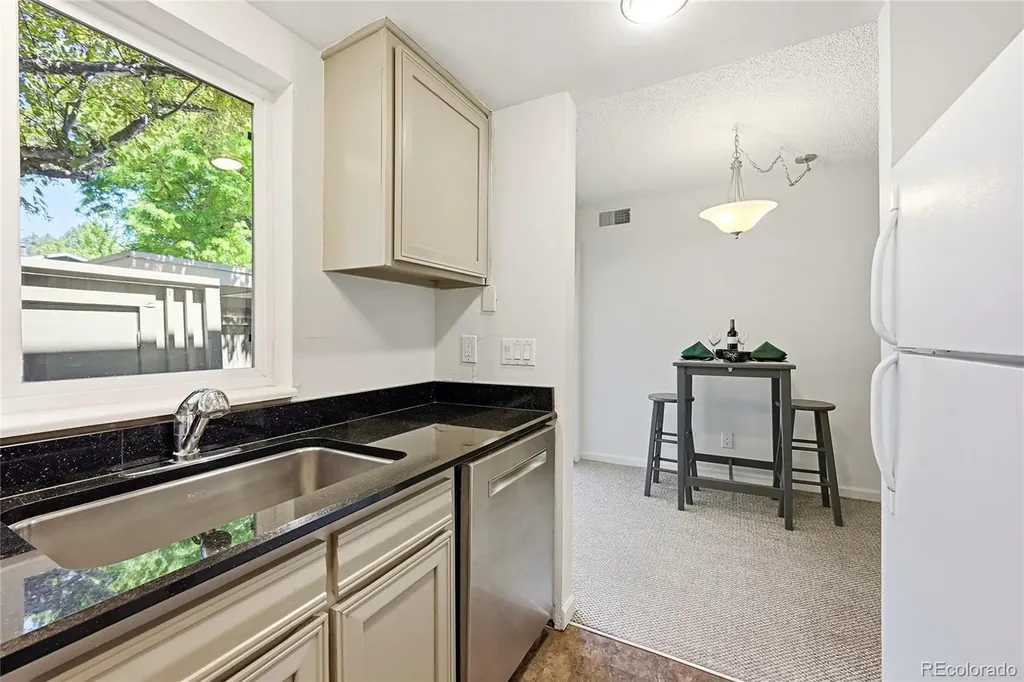 5975 S Willow Way Englewood CO 80111