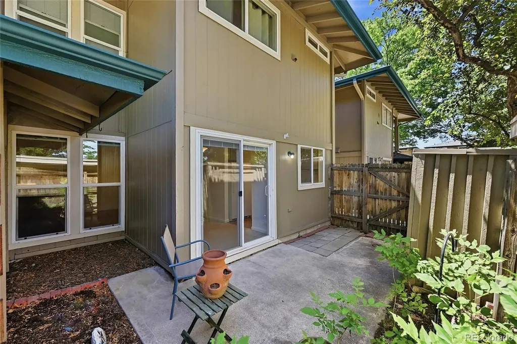 5975 S Willow Way Englewood CO 80111