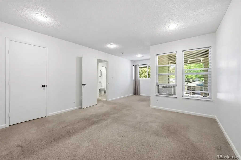 5975 S Willow Way Englewood CO 80111