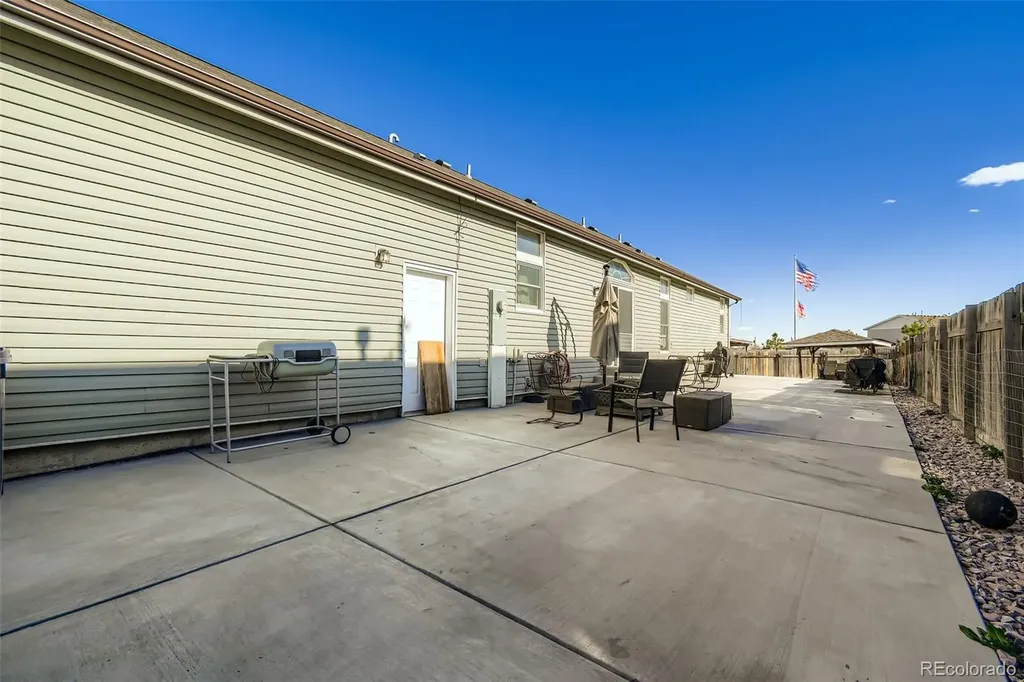 245 W Crawford Avenue Keenesburg CO 80643