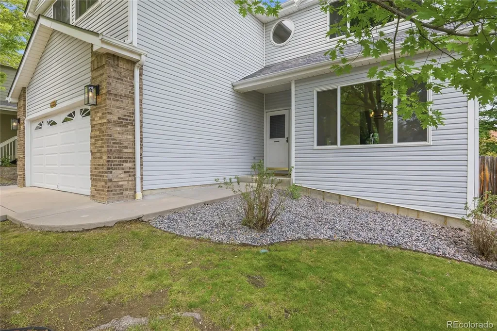 4333 Snowbird Avenue Broomfield CO 80020