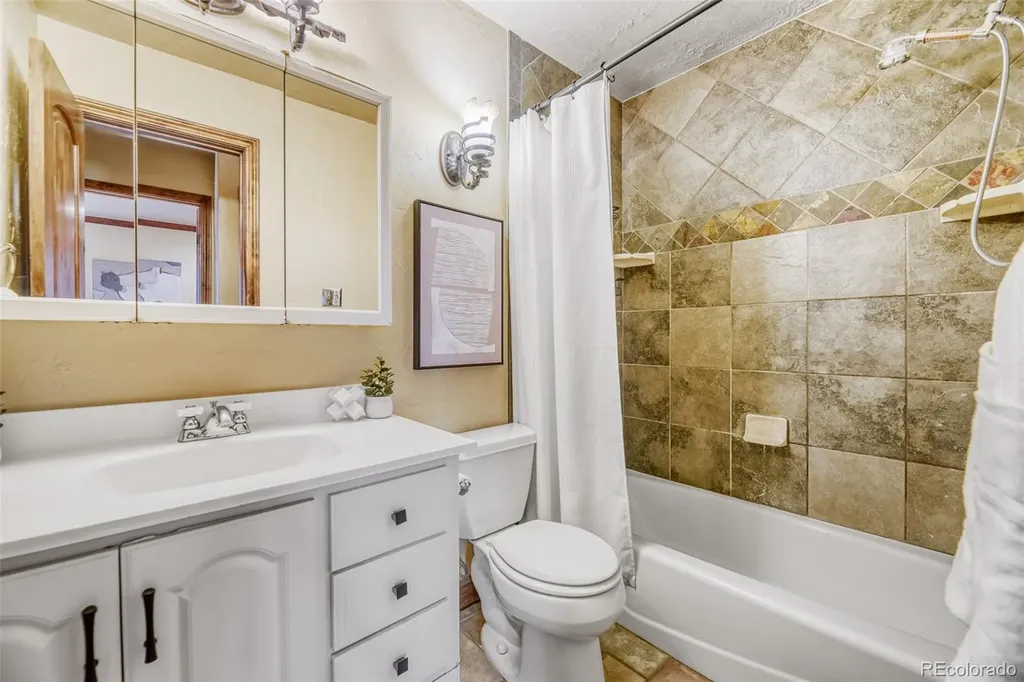 2190 S Holly Street Denver CO 80222