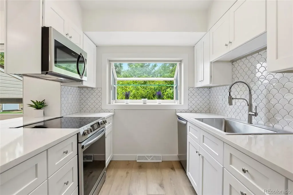 2425 S Ellis Street Lakewood CO 80228