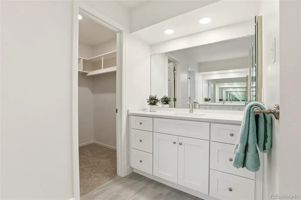 2425 S Ellis Street Lakewood CO 80228