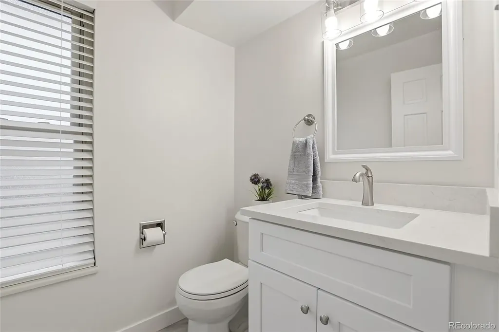 2425 S Ellis Street Lakewood CO 80228
