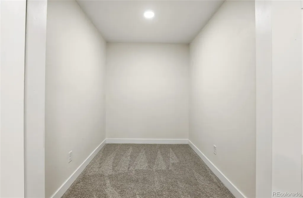 2425 S Ellis Street Lakewood CO 80228