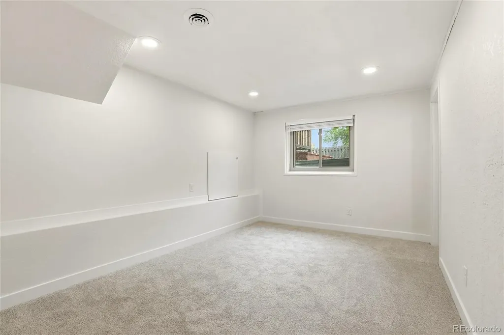 2425 S Ellis Street Lakewood CO 80228