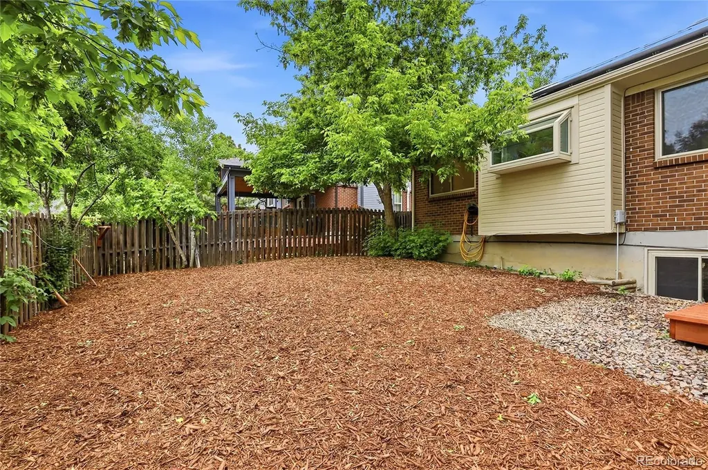 2425 S Ellis Street Lakewood CO 80228