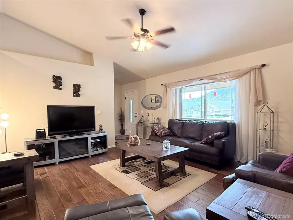 1102 E Sabeta Avenue Poncha Springs CO 81242