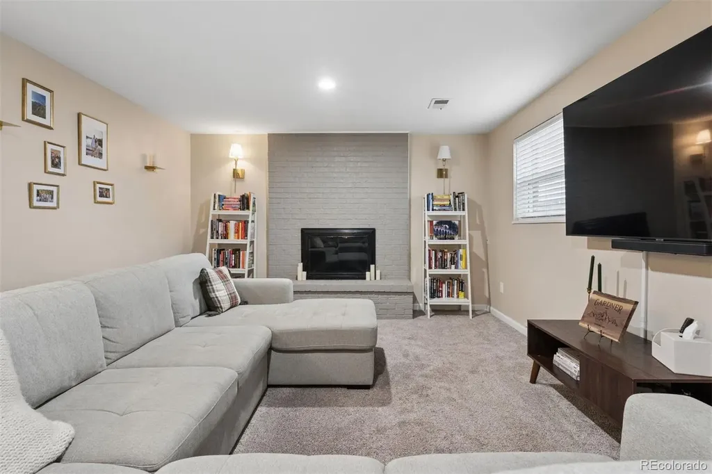 6089 W 70th Avenue Arvada CO 80003