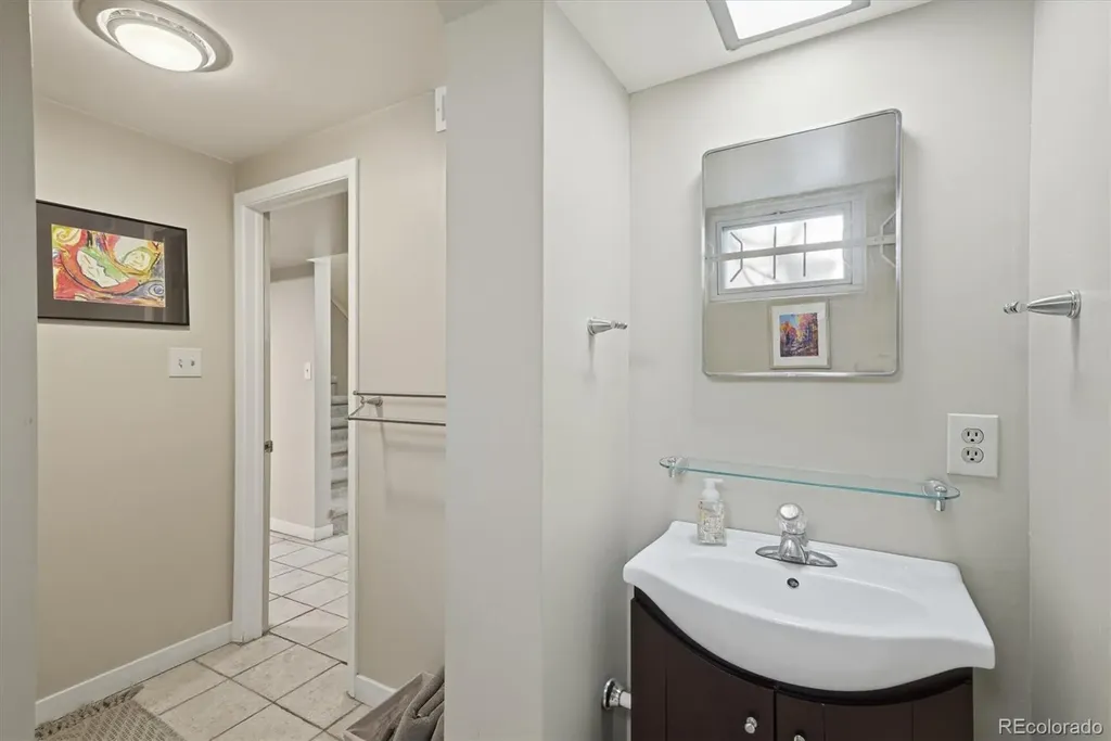 2955 S Zurich Court Denver CO 80236