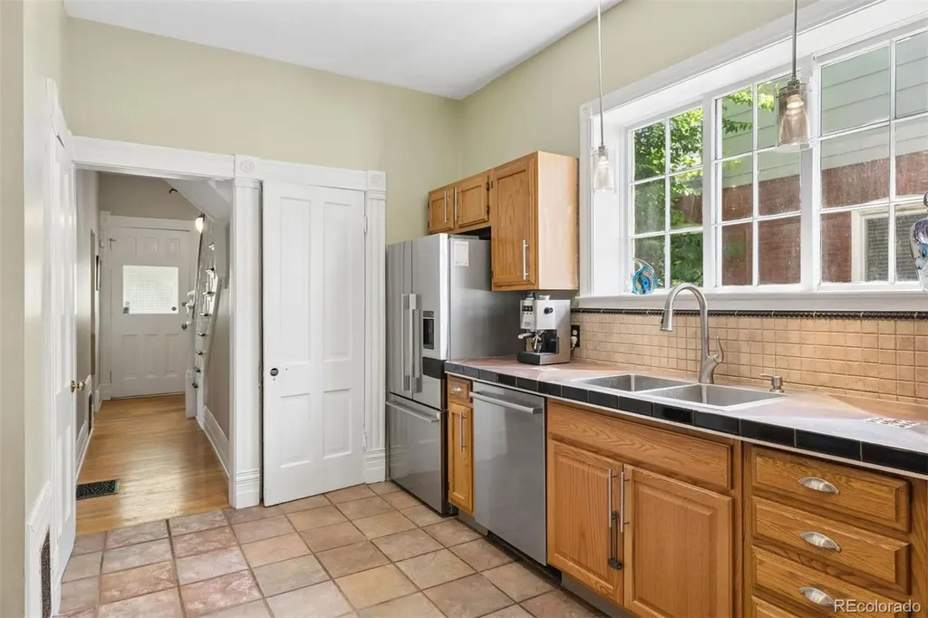 569 S Sherman Street Denver CO 80209