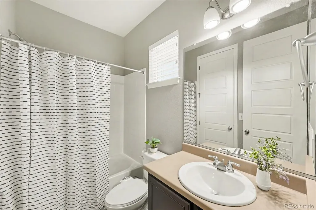 22463 E Union Place Aurora CO 80015