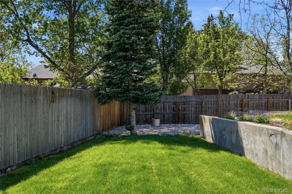 1556 S Xenon Court Lakewood CO 80228