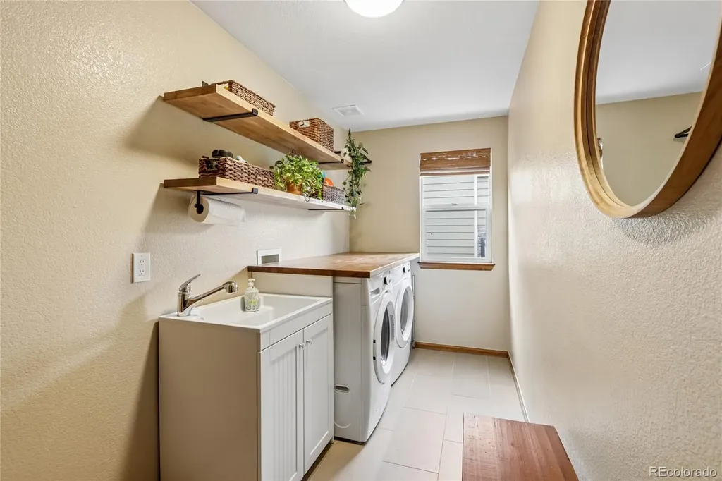 8850 W Long Court Littleton CO 80123