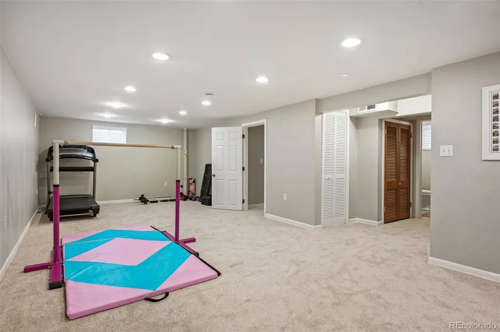 986 S Jersey Street Denver CO 80224