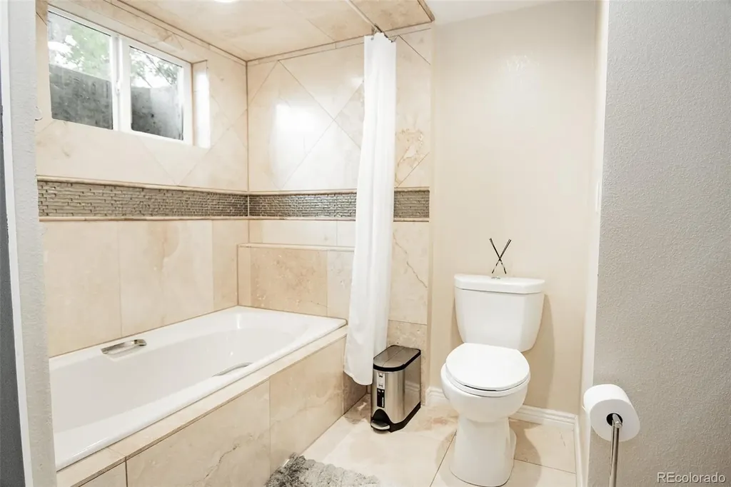2569 E Cresthill Avenue Centennial CO 80121