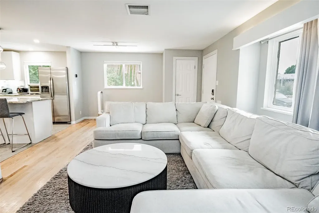 2569 E Cresthill Avenue Centennial CO 80121