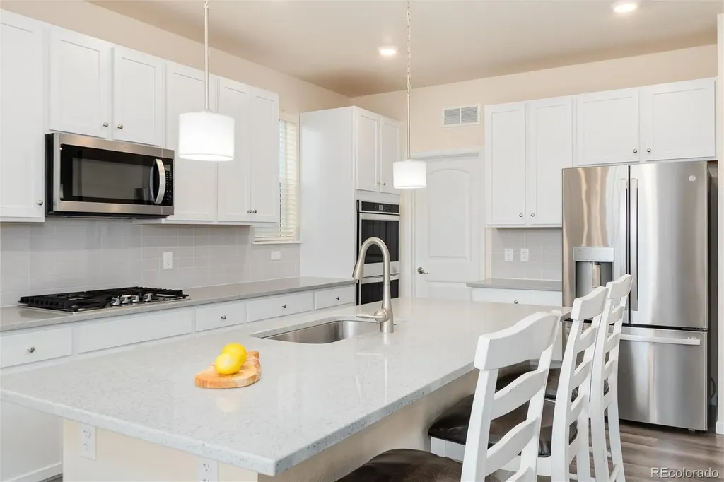 7376 S White Crow Way Aurora CO 80016