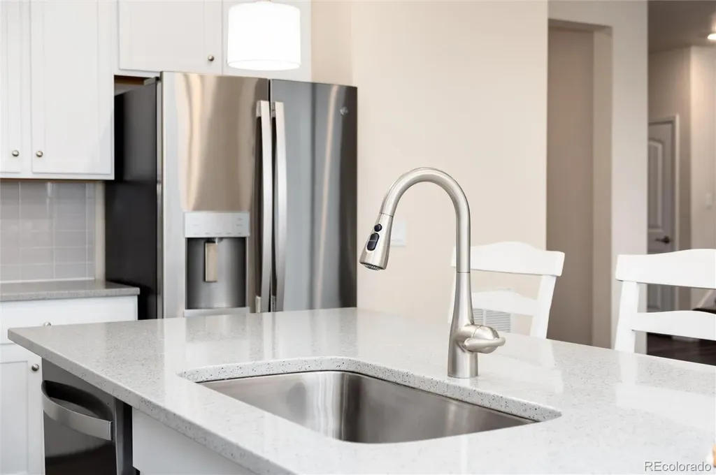 7376 S White Crow Way Aurora CO 80016