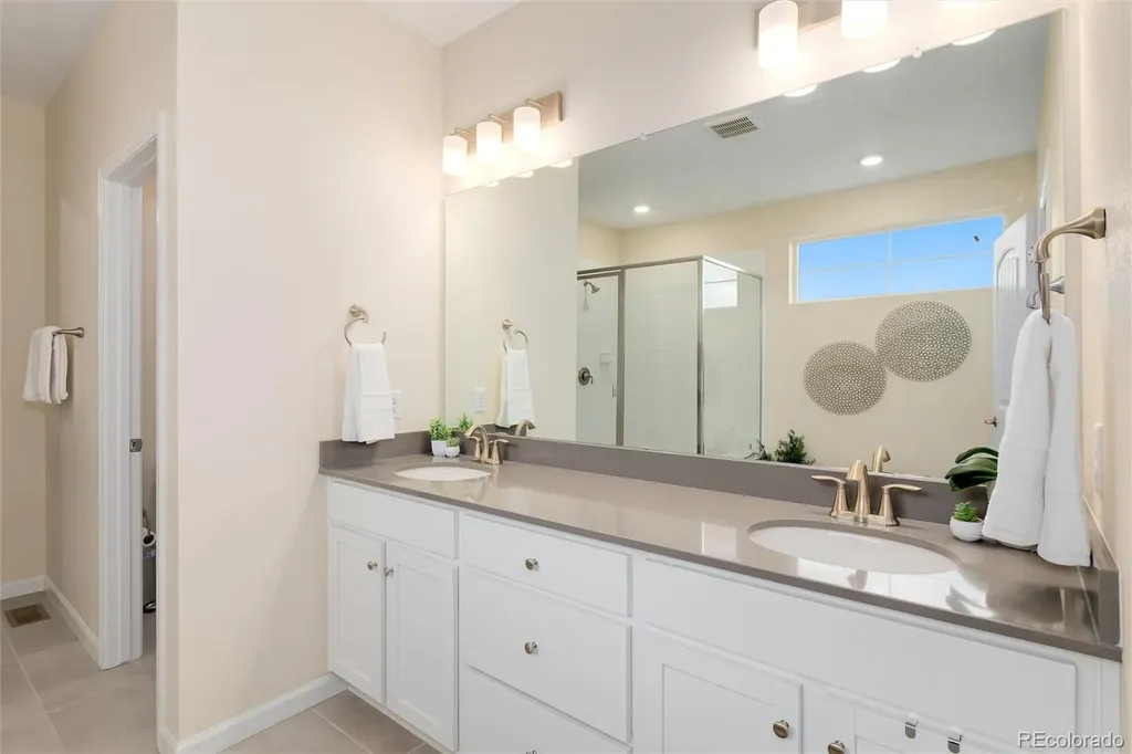 7376 S White Crow Way Aurora CO 80016