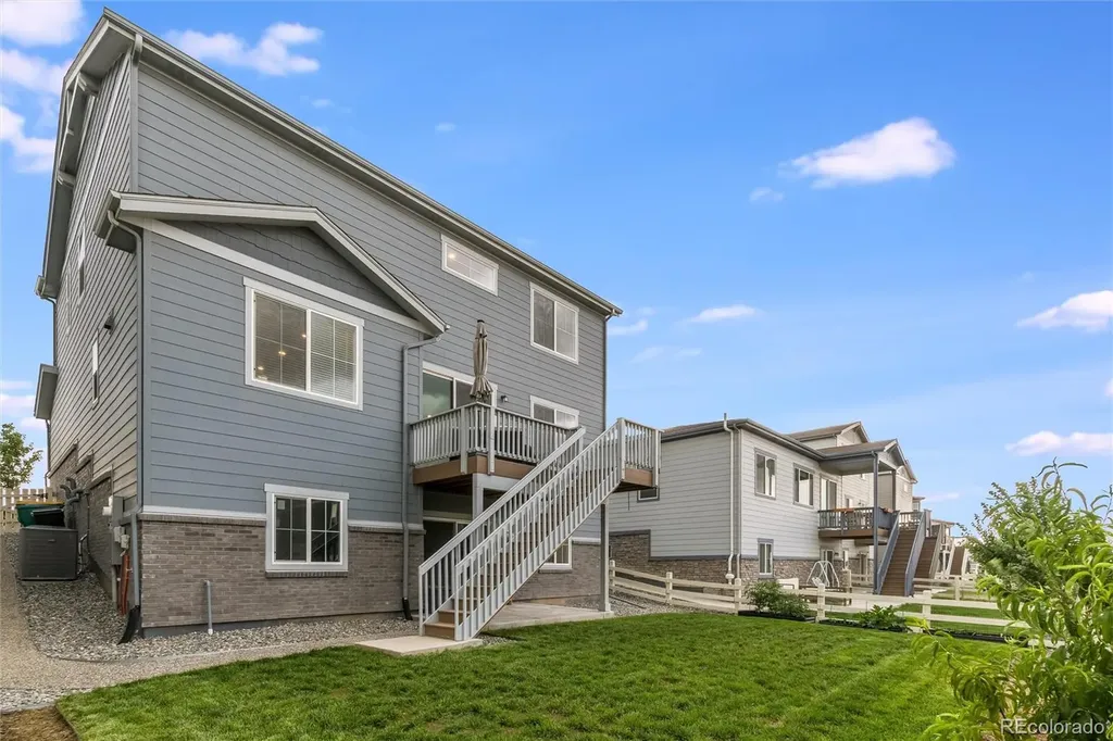 7376 S White Crow Way Aurora CO 80016