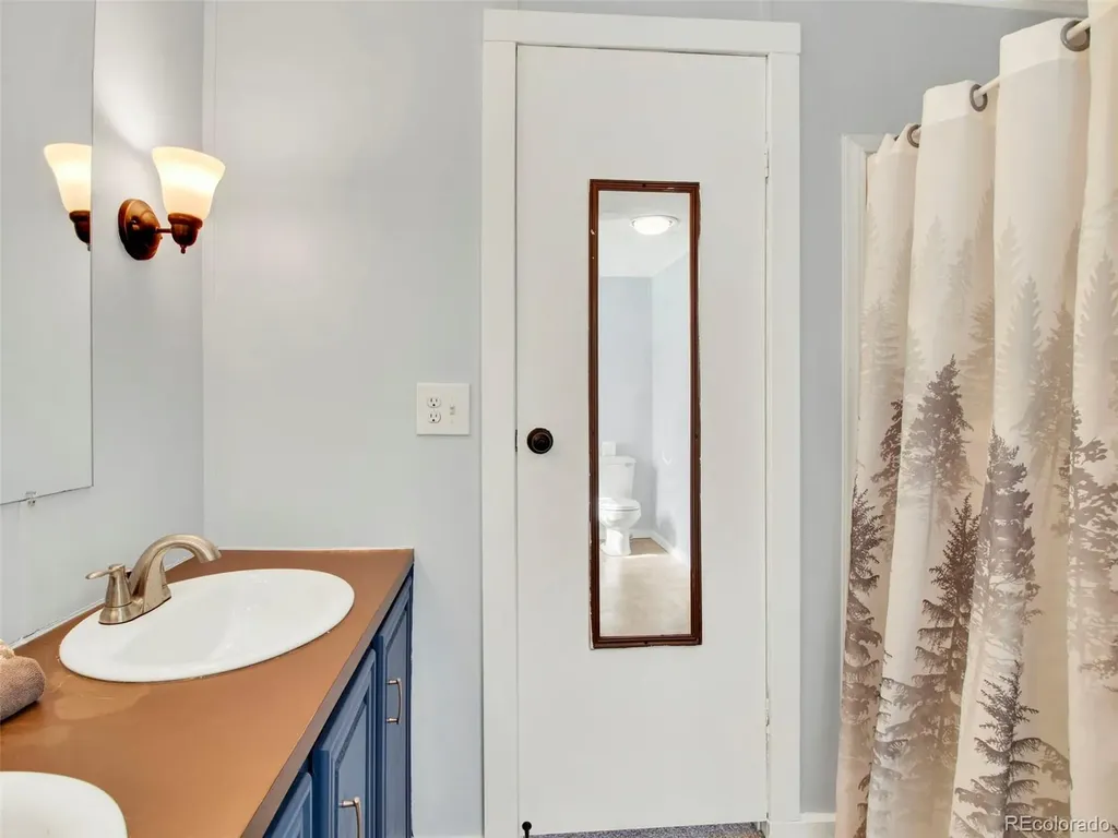 231 Dahlia Street Bennett CO 80102