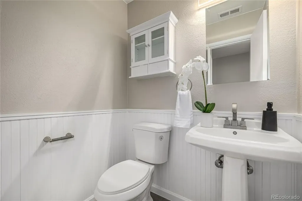 2540 S Jasmine Street Denver CO 80222