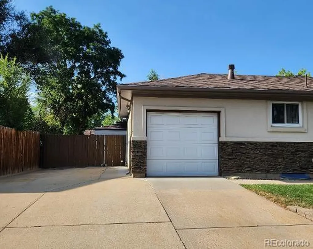 841 Phillips Drive Northglenn CO 80233