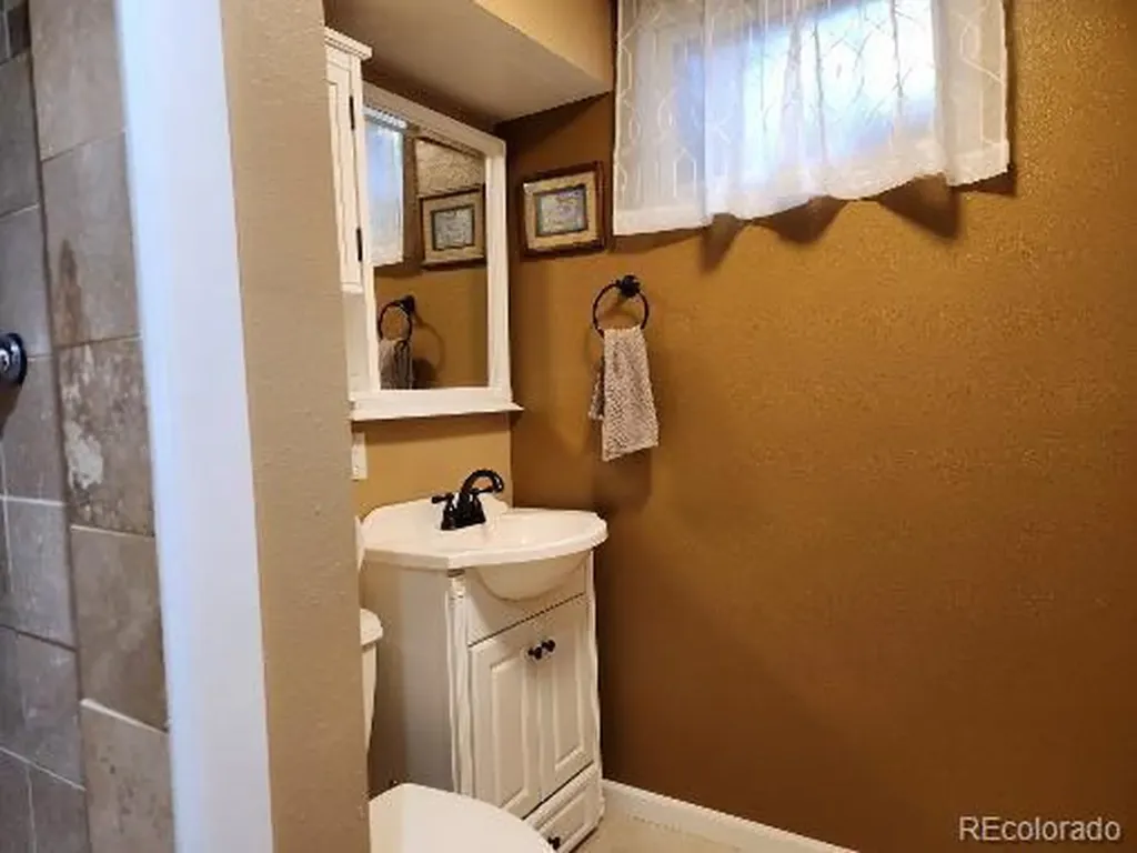 841 Phillips Drive Northglenn CO 80233
