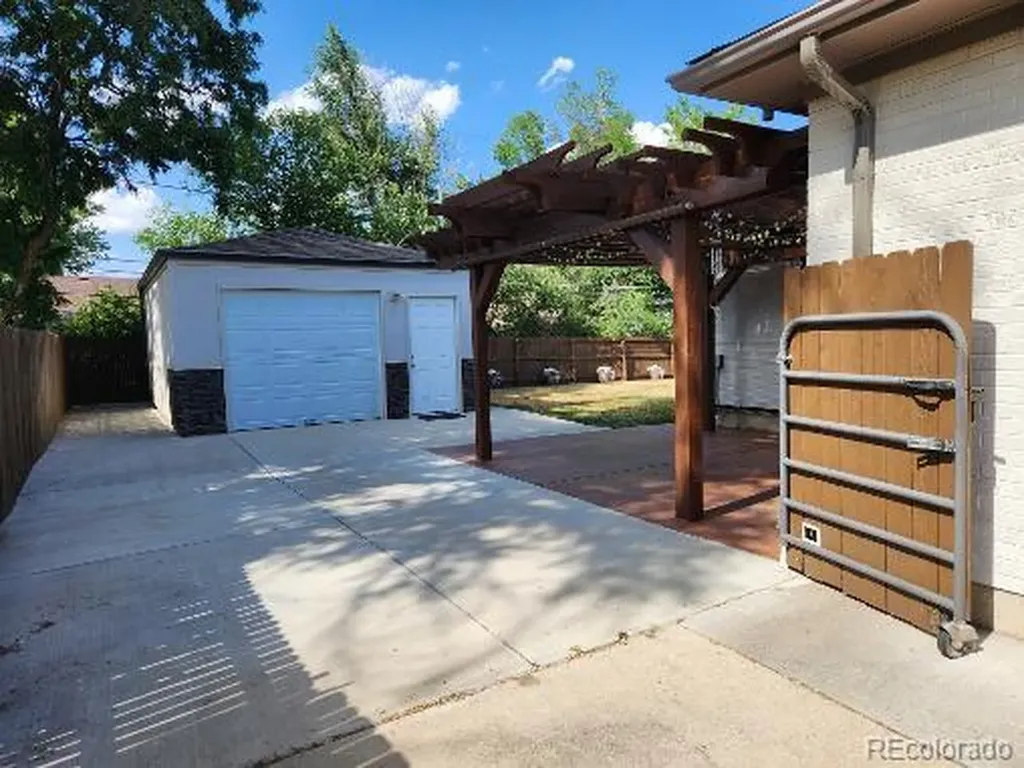 841 Phillips Drive Northglenn CO 80233
