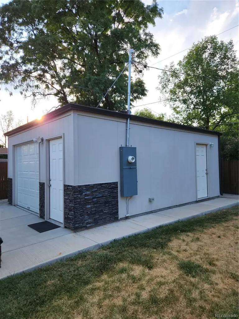 841 Phillips Drive Northglenn CO 80233